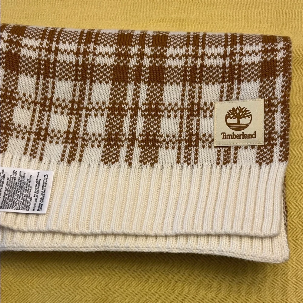 NWT Timberland Checkered Tan and Cream Scarf.